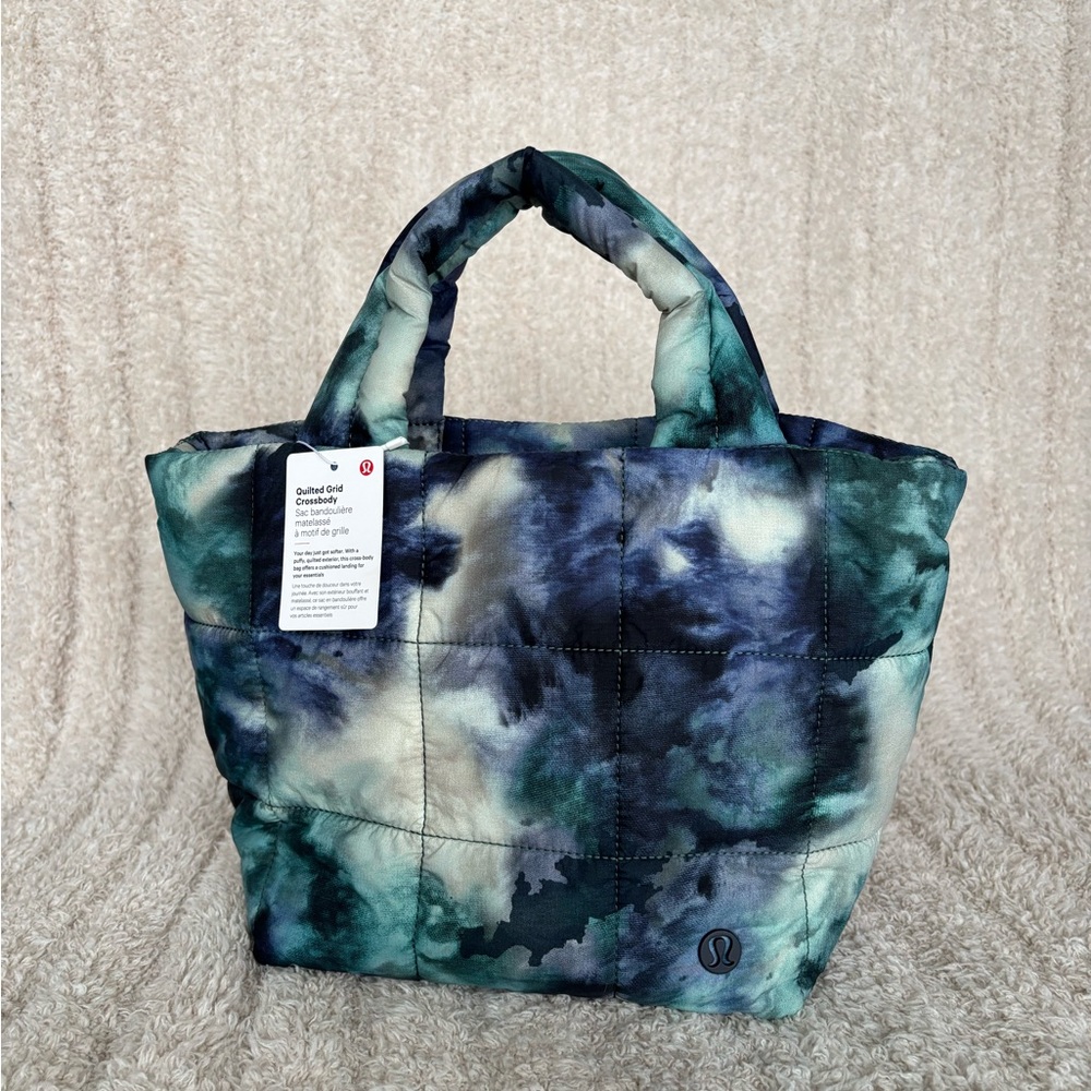 Lululemon NWT Quilted Grid Crossbody Bag